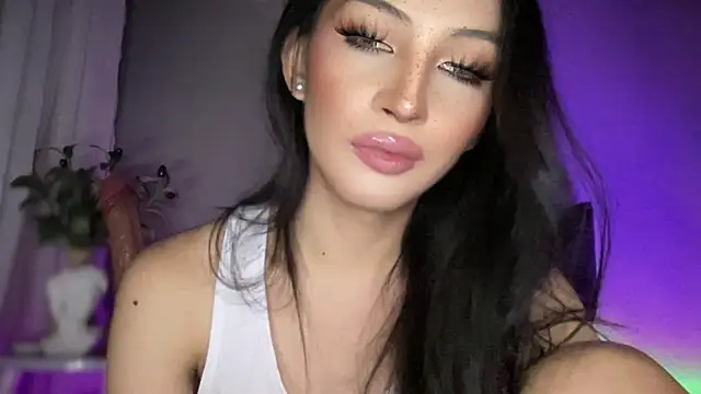 Alicegreenexx on Stripchat