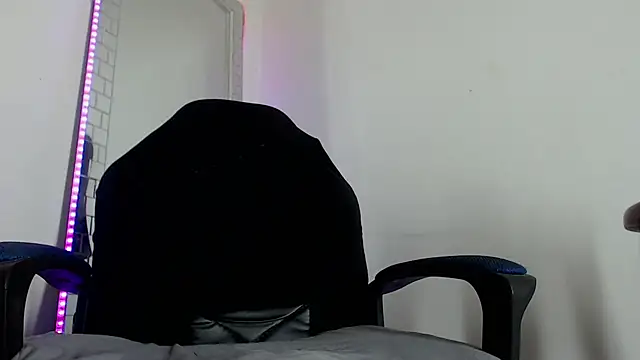 Nash_fit18 live cam on StripChat