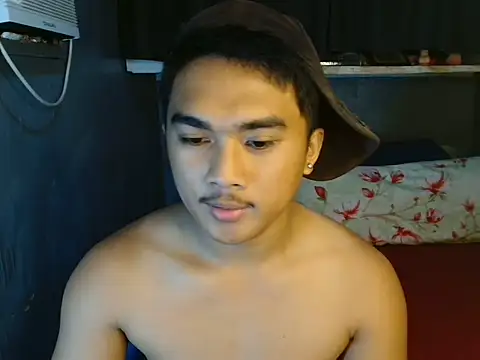 pinoyAdrianneXXX webcam