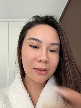Yioyio-666 webcam