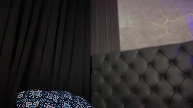 lelasohna live cam on StripChat