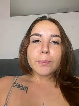 BrunaMendees live cam
