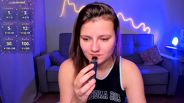 MelindaTin live cam on StripChat