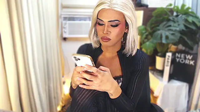 winnie_harllow (T young) - YOU DESERVE THIS QUEEN WINNIE I ADORE U
