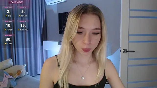 Emily_Hartt webcam