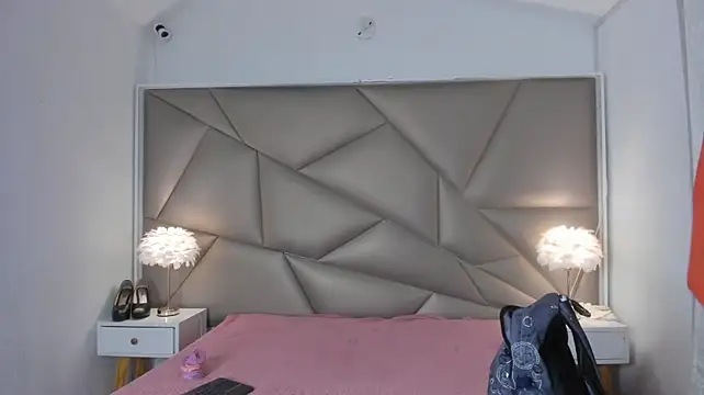 Anyelit_Hot