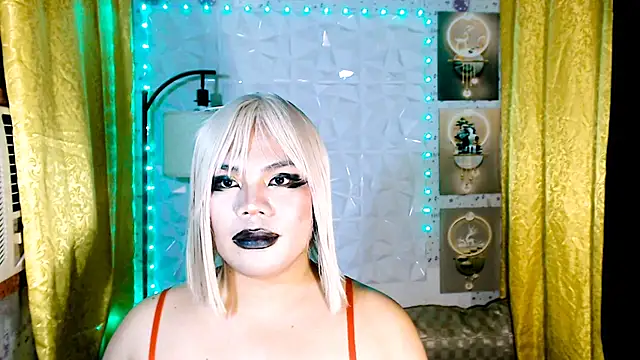 TSbrianaHugeCock live sex cam