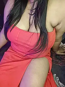 Curvy_Pooja