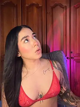 KaditaNavarro live cam on StripChat