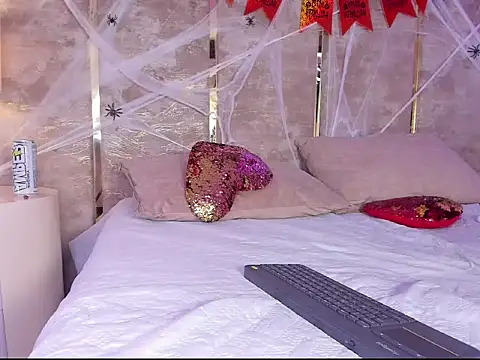 NaomiWhitee_ live cam preview
