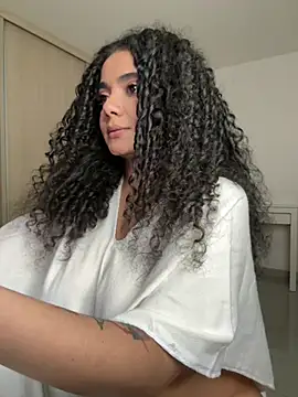 curlyierr (F young) - UNDRESS AND GET NAKED