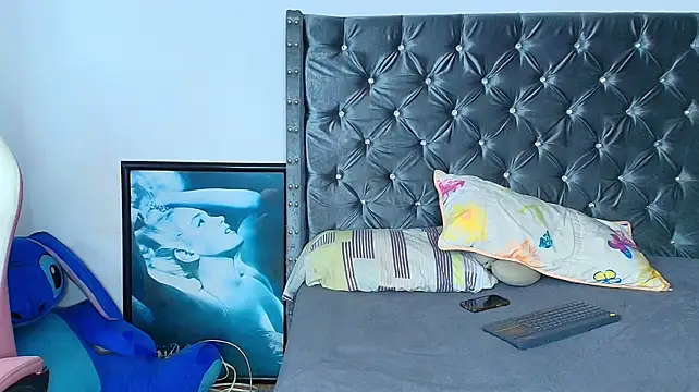 GraceWallace_ live cam on StripChat