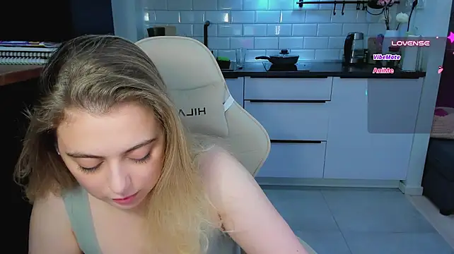 blonde_kellyy