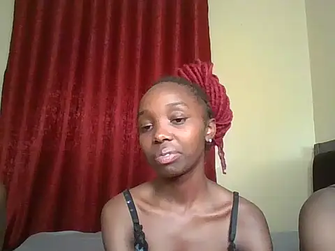 ophellia1 live cam on StripChat