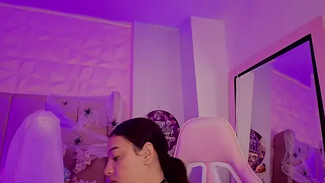 MollyBigBoobs12