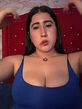 Kiitty_LS live cam on StripChat