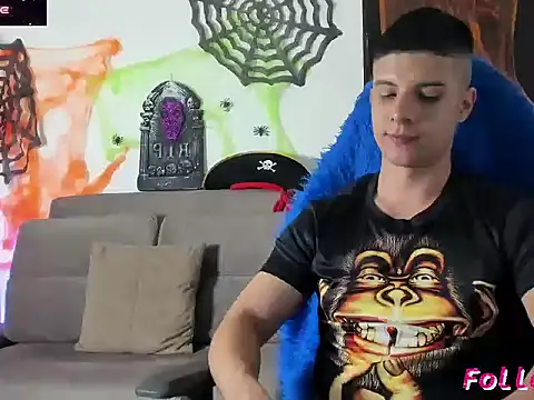 cory_okell live cam on StripChat