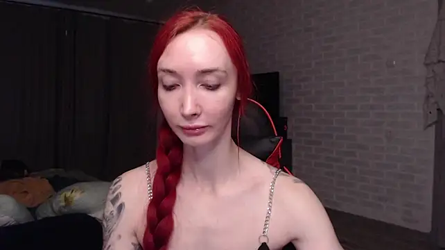 Roxy_Silver live cam on StripChat