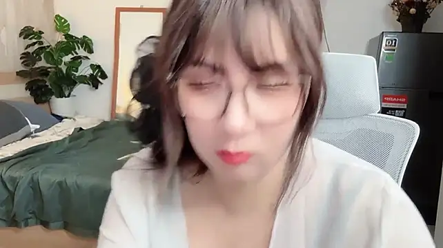 Sweet_Nini live cam on StripChat
