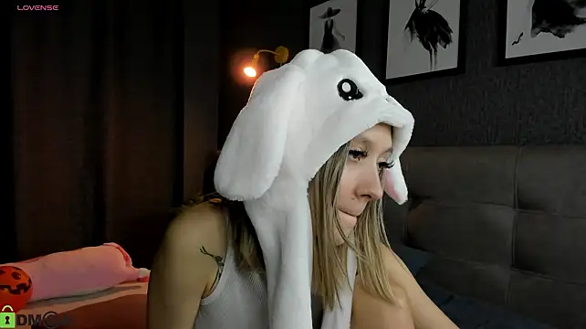 Lo1Ly_Pol1ypop live cam on StripChat