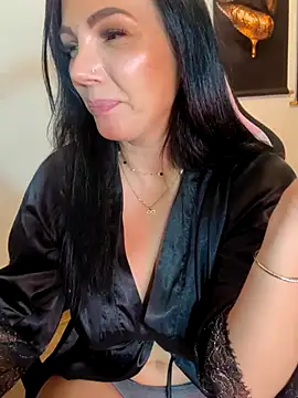 ReiyaRey live cam on StripChat