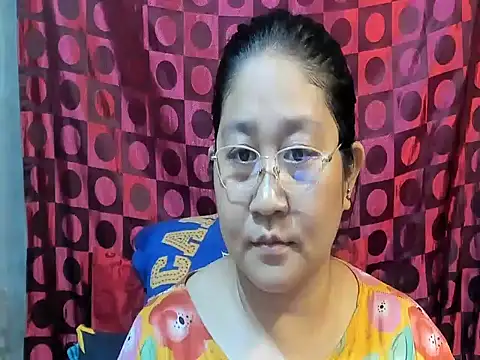 CHUBBY-CHULALAT live cam on StripChat