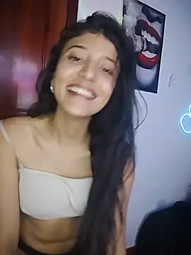 Cherryx_Cream live cam on StripChat