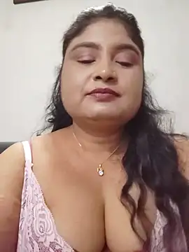 hornyriyanka live cam on StripChat