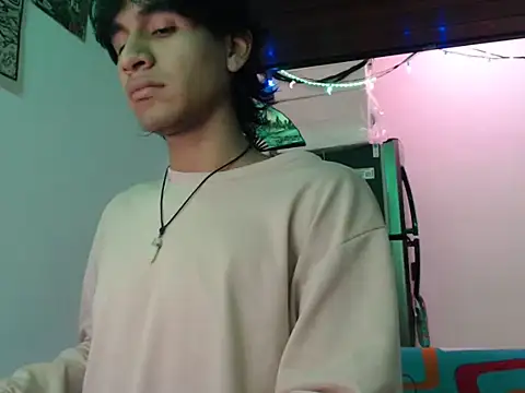 ElliotAzert on Stripchat