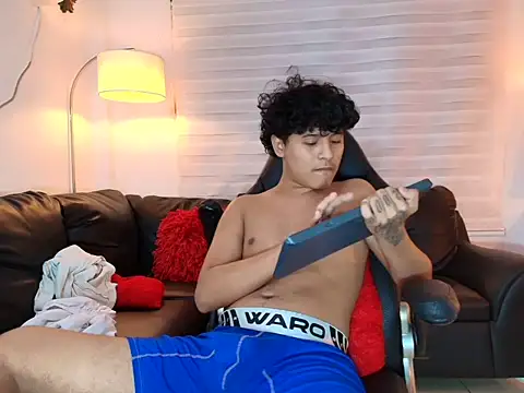 kristhofer_levis_ (M twink) - hard cock