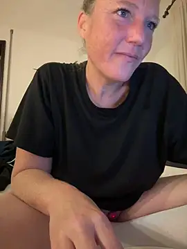 MoniqueLaFee Live Webcam on Stripchat