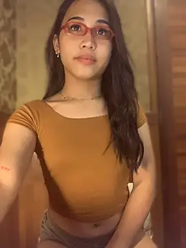 hugecock_mandy live cam on StripChat