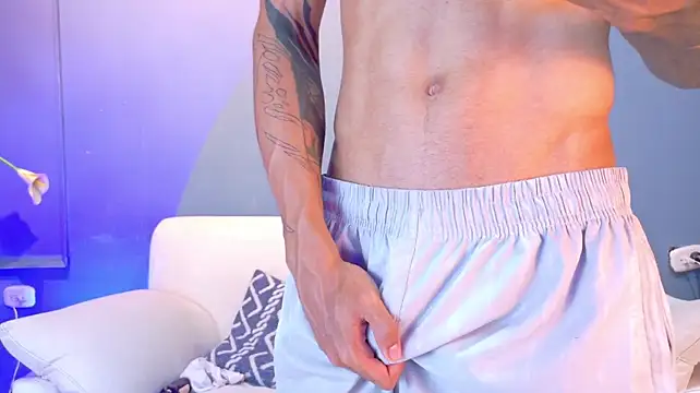 Patrick_bigg_ live cam on StripChat
