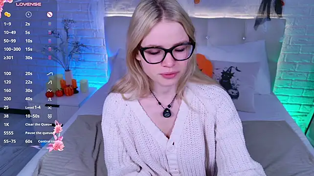 ChloeWells live cam on StripChat