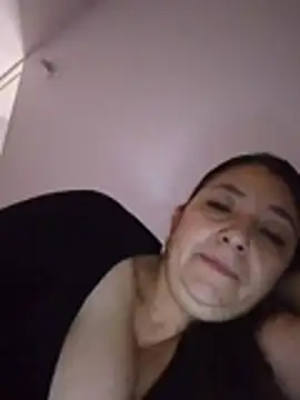 cachonda69- live cam