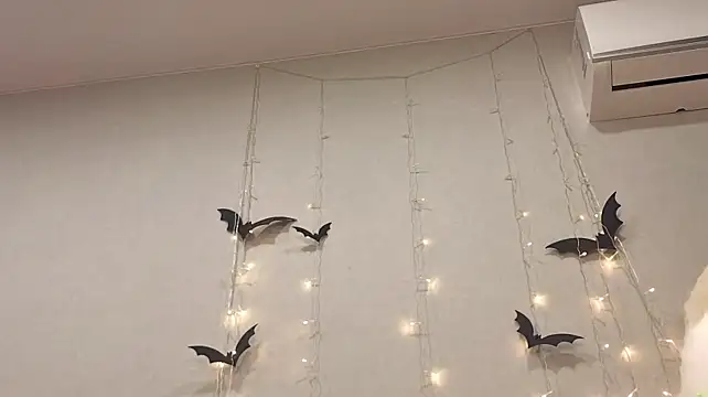 Milly_Lane live cam on StripChat