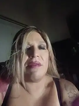 deedeedoll82222 live sex cam