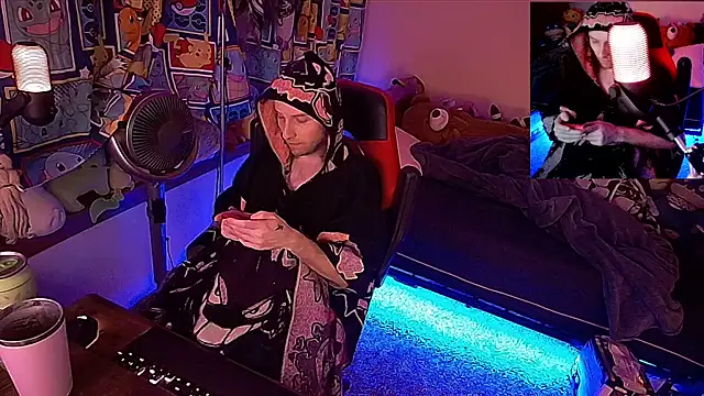 MrFrizby6211 live cam