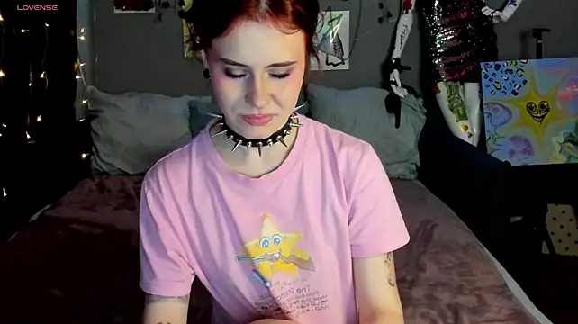 MiaGlitch live cam on StripChat