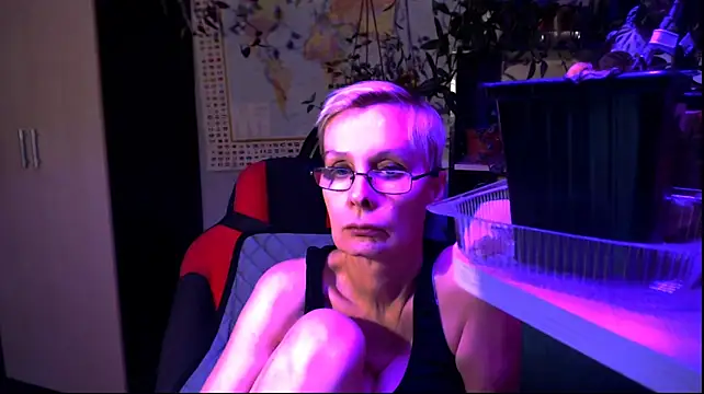 HelgaHimmell live cam on StripChat
