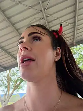 aus_queen in diretta in cam