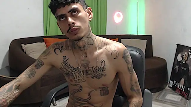 Alpha_zom