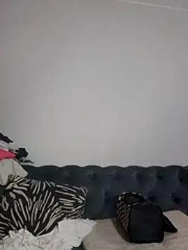 nancy111 (F milf) - Make Me cum and squit in my toy