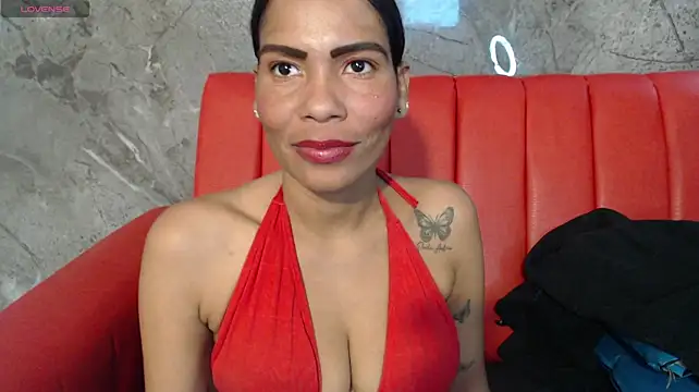 sandra_violet1 (F young) - camel toe + flash pussy