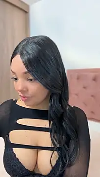 jennlemoka (F milf) - Pose Doggystyle+ shake in panty