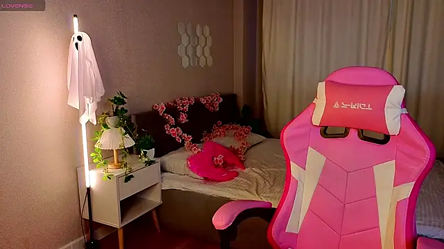 juliashyy (F teen) - The magic doggie