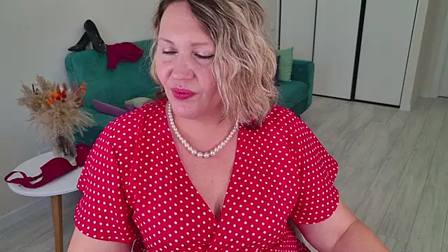 Nina_Weiss live cam on StripChat