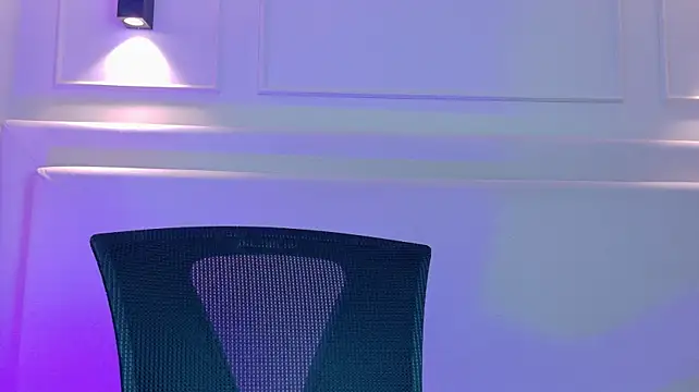 NaomiKlarc