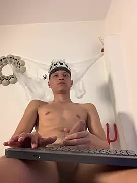 Twinkcock22 live cam on StripChat