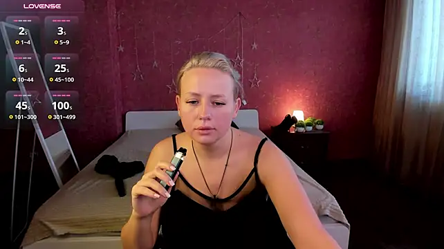 Mia_Peaches live cam on StripChat